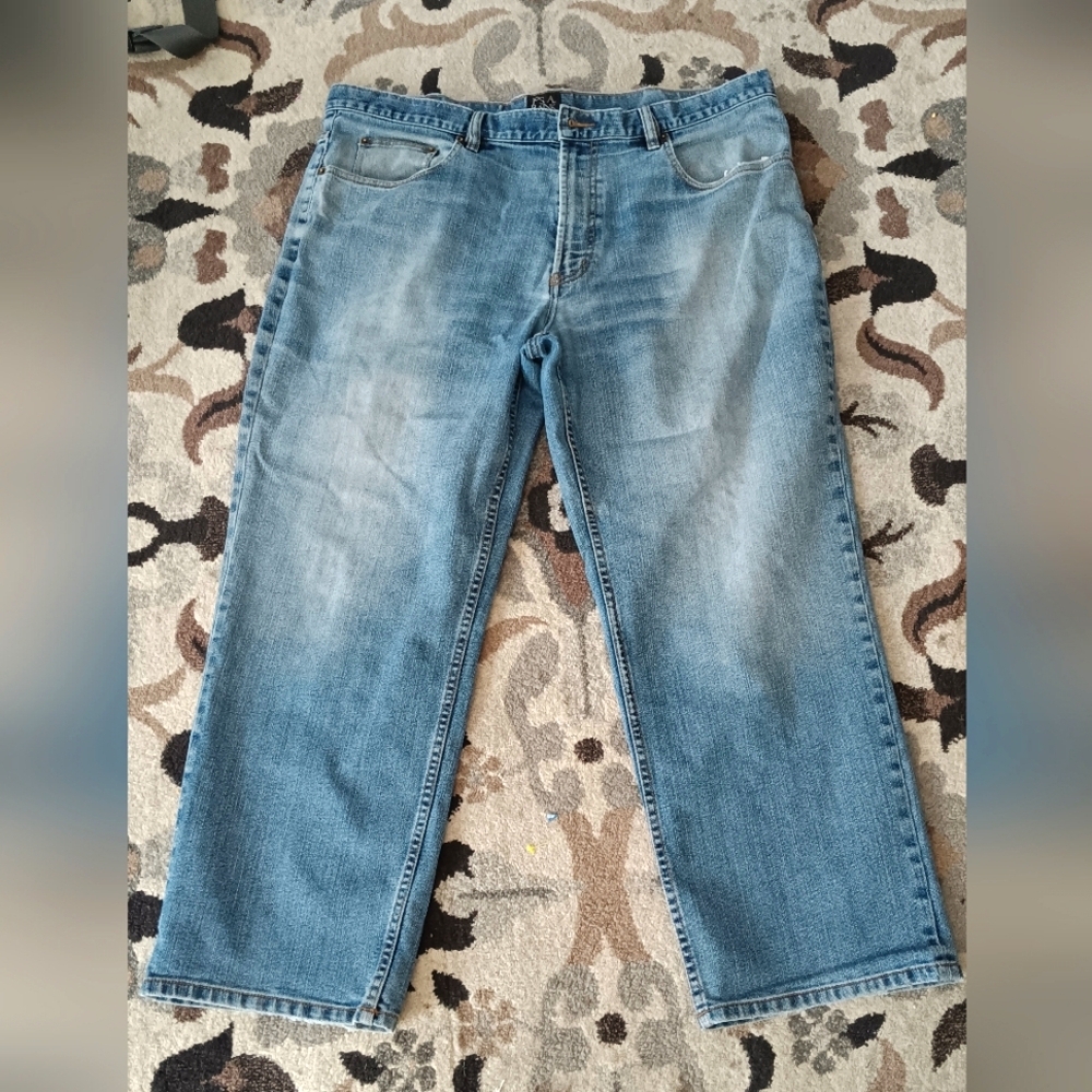 Jos. A. Bank Normcore Casual Medium Wash Blue Jeans 40x29 Traveler Denim
